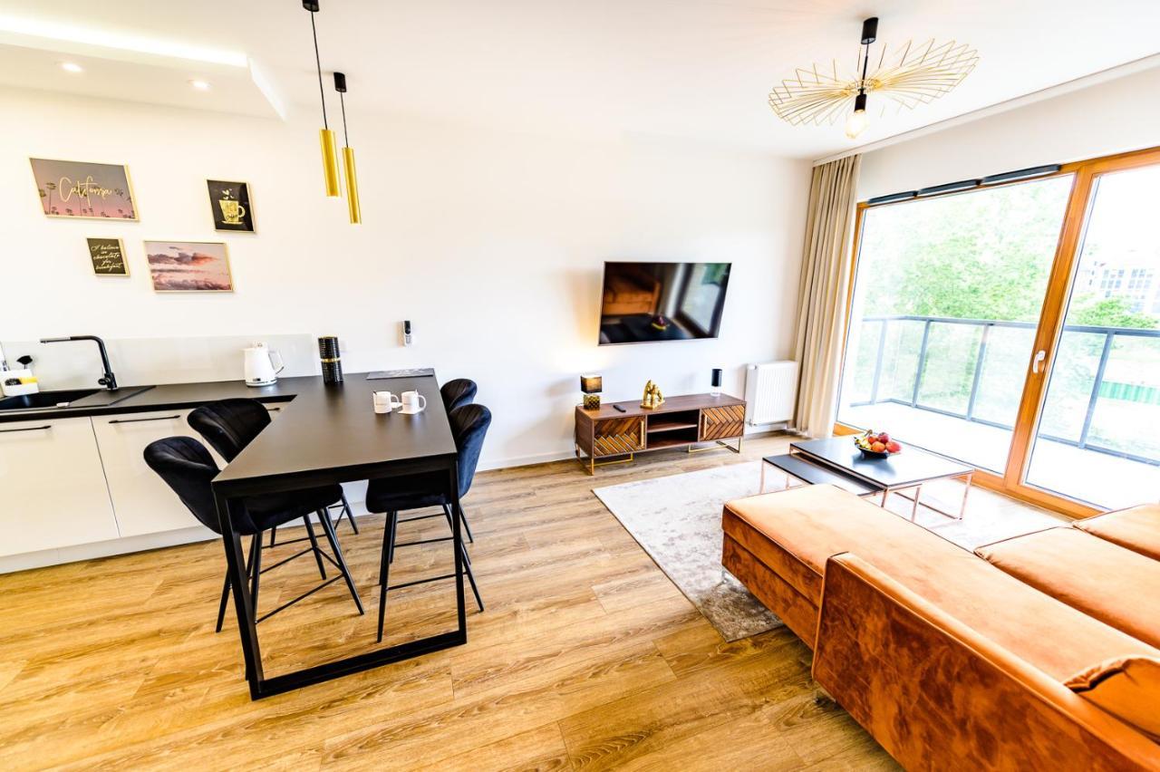 Apartment About Art *